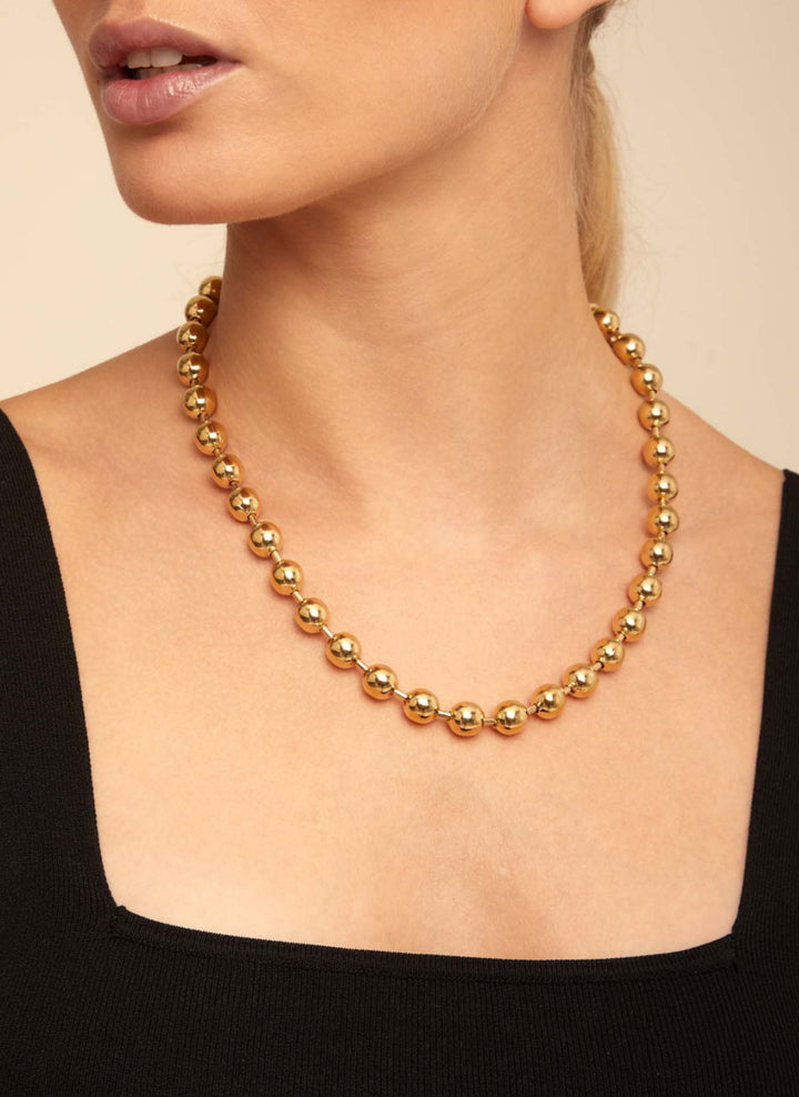 Short beaded necklace with padlock – 5th Street Clothing co.